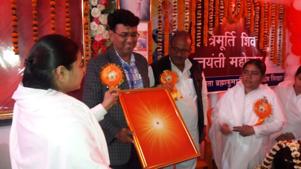 Patna:धूमधाम से मनाया गया शिवरात्रि प्रजापिता ब्रह्माकुमारी ईश्वरीय विश्वविद्यालय बाढ़ सेवा केन्द्र में।